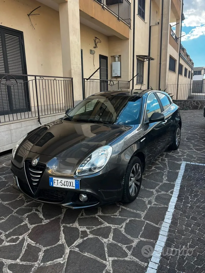 Alfa Romeo Giulietta 2015 photo 2