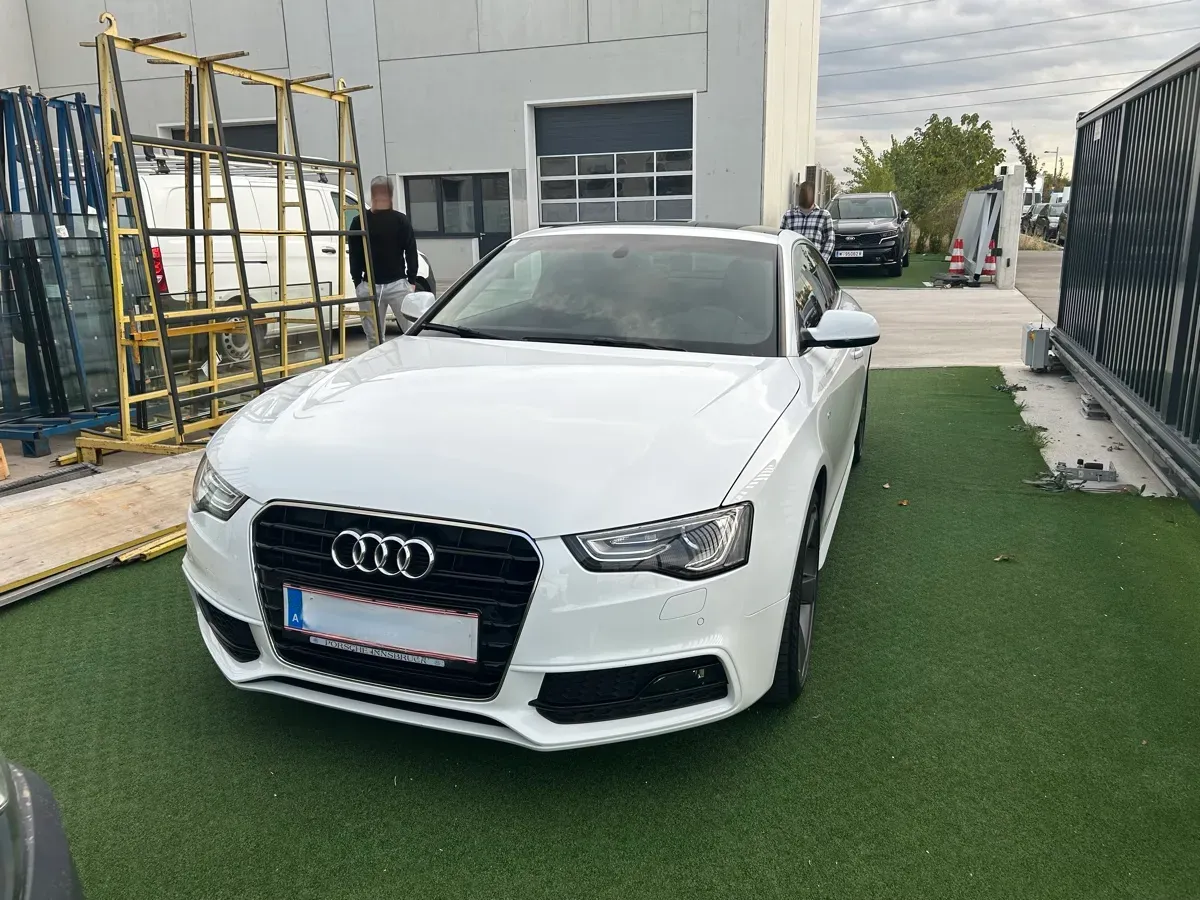 Audi A5 2012 photo 2