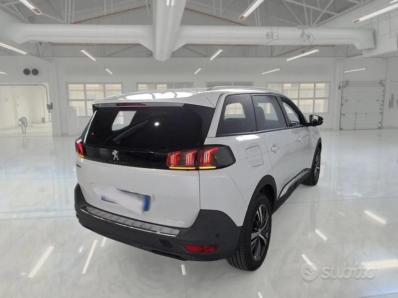 Peugeot 5008 2021 photo 4