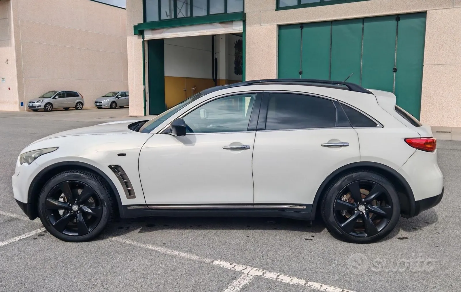 Infiniti Fx30D 2012 photo 4
