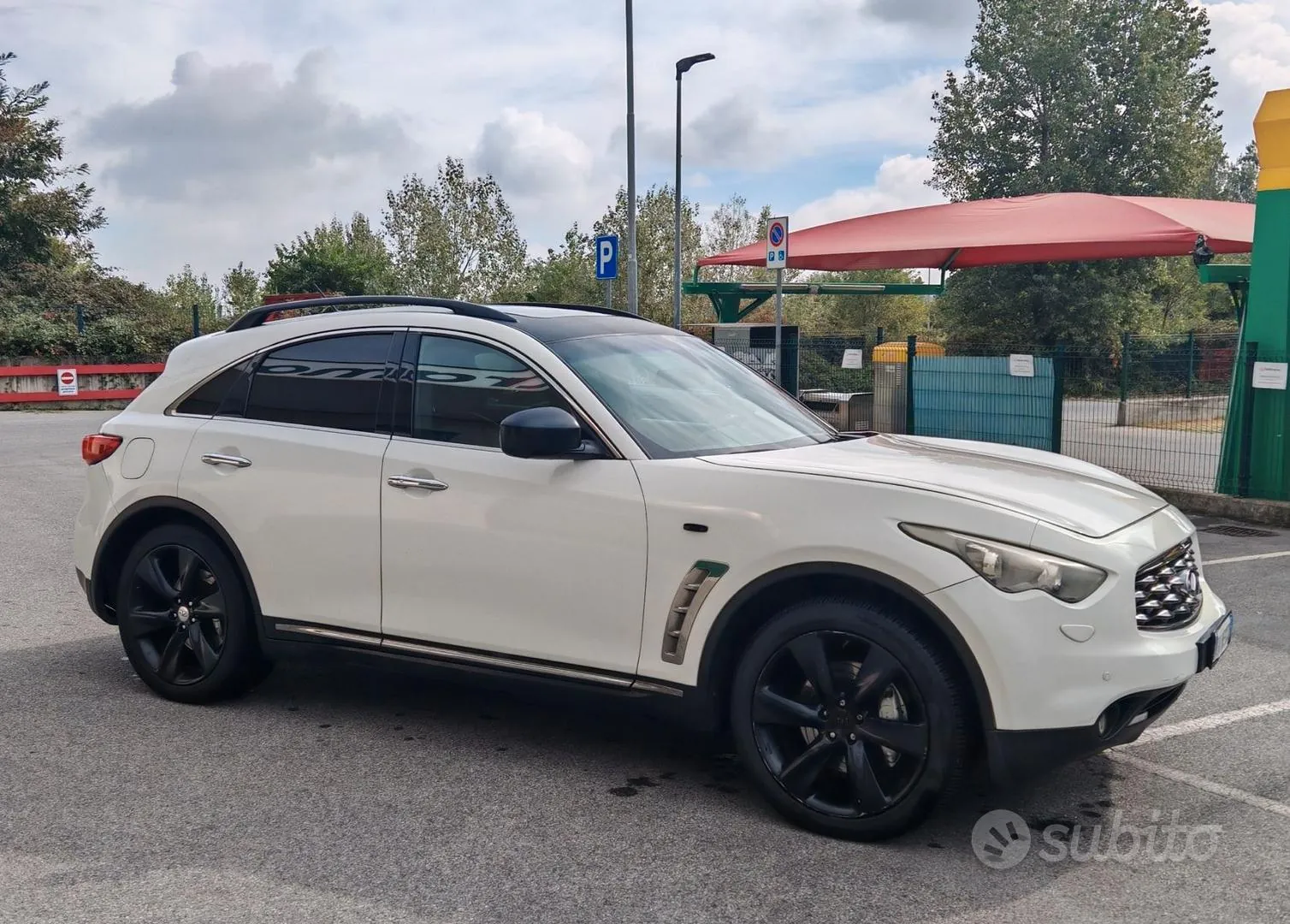 Infiniti Fx30D 2012 photo 3