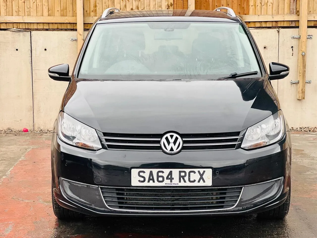Volkswagen Touran 2014 photo 2