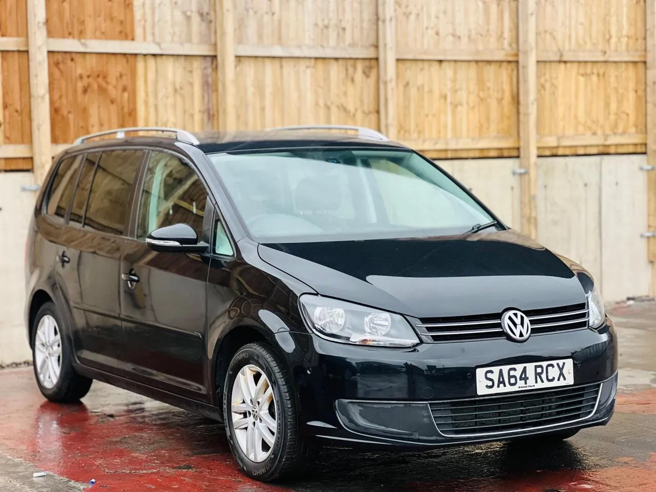 Volkswagen Touran 2014 photo 3