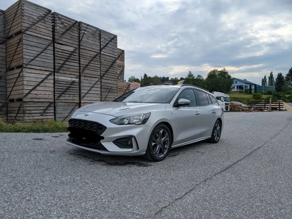 Ford Focus 2019 photo 2
