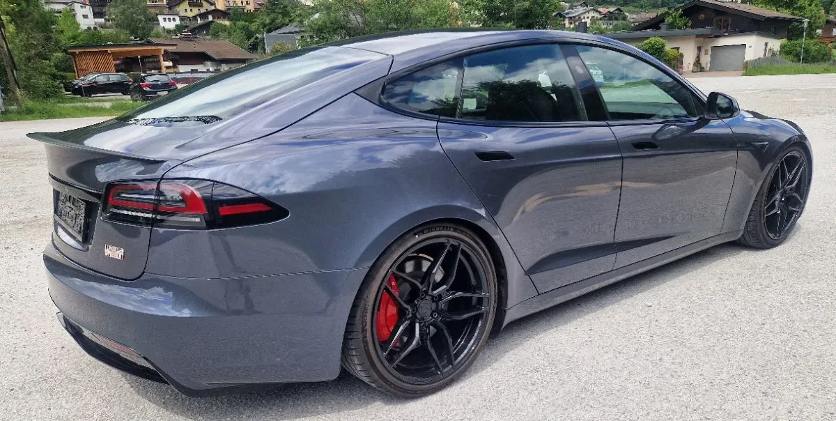 Tesla Model S 2023 photo 3