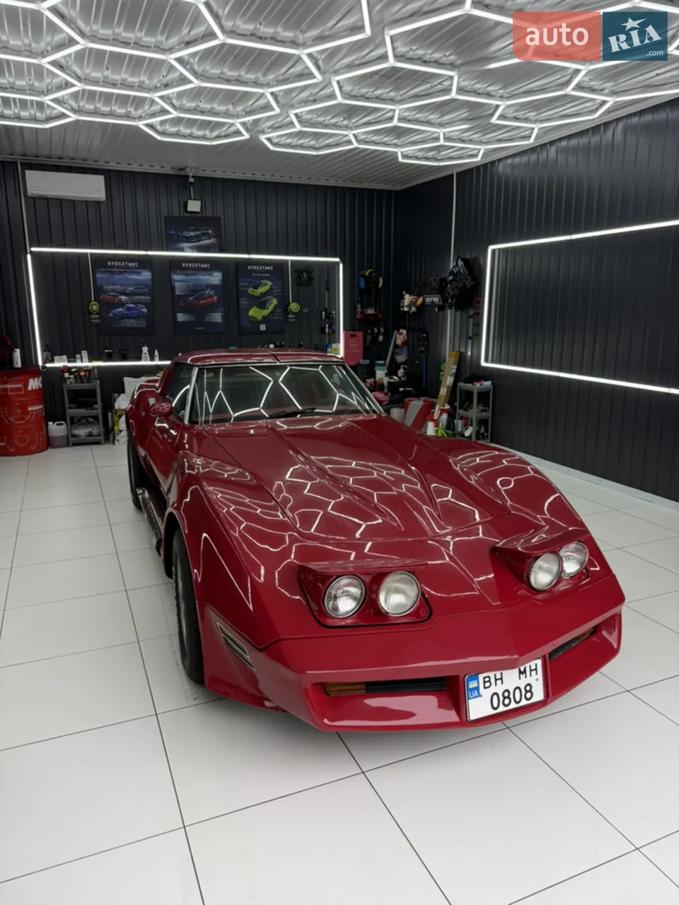 Chevrolet Corvette 1981 photo 3