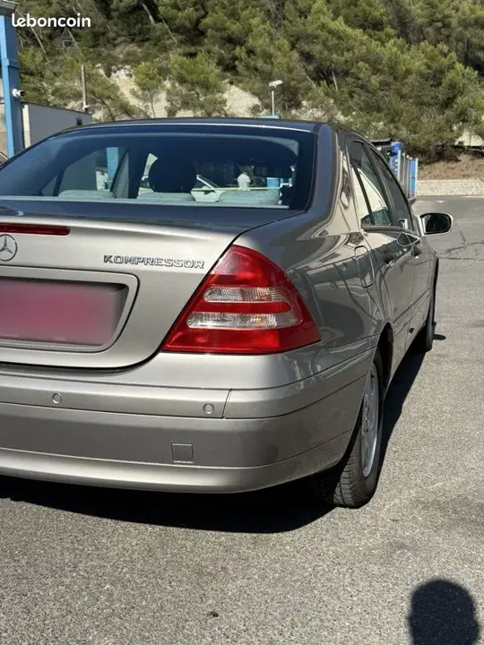 Mercedes-Benz C-Class 2002 photo 2