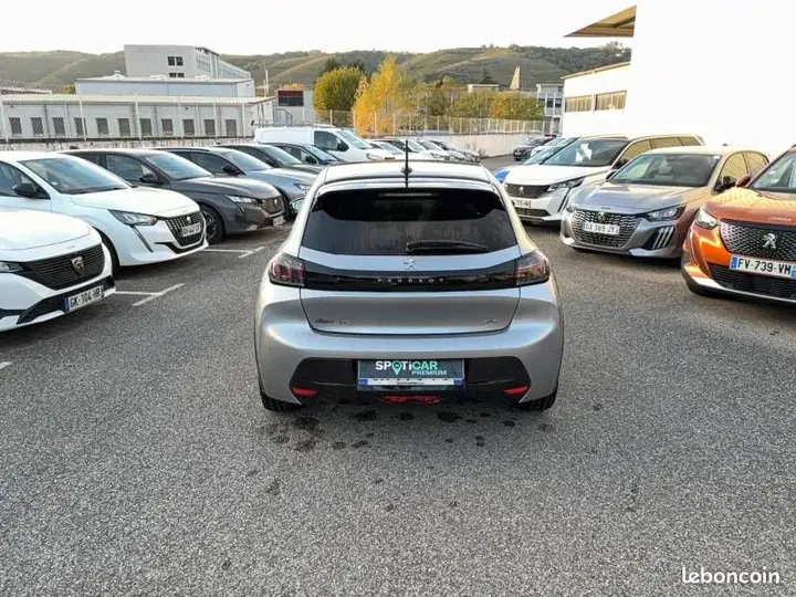 Peugeot 208 2022 photo 5