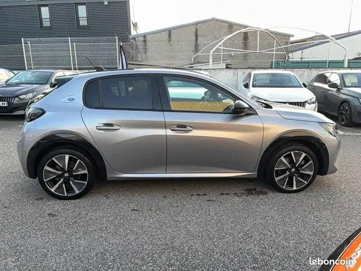 Peugeot 208 2022 photo 4