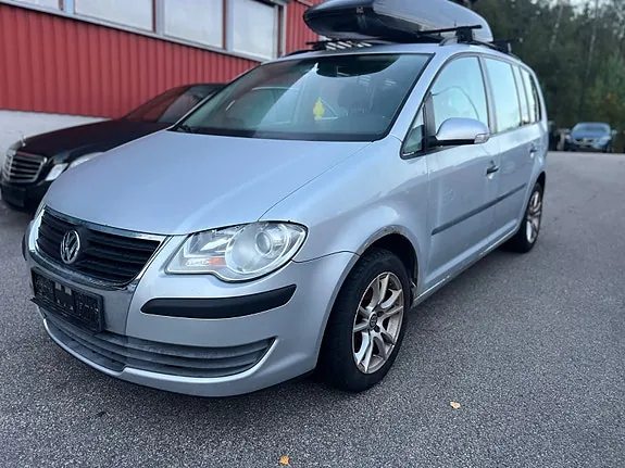 Volkswagen Touran 2008 photo 4