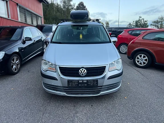 Volkswagen Touran 2008 photo 2