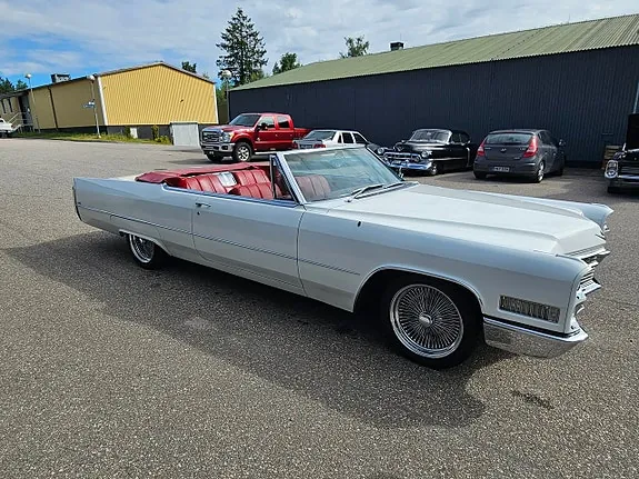 Cadillac Deville 1966 photo 3