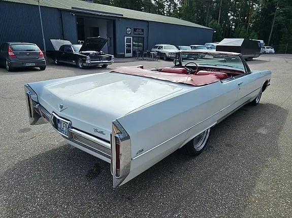 Cadillac Deville 1966 photo 5