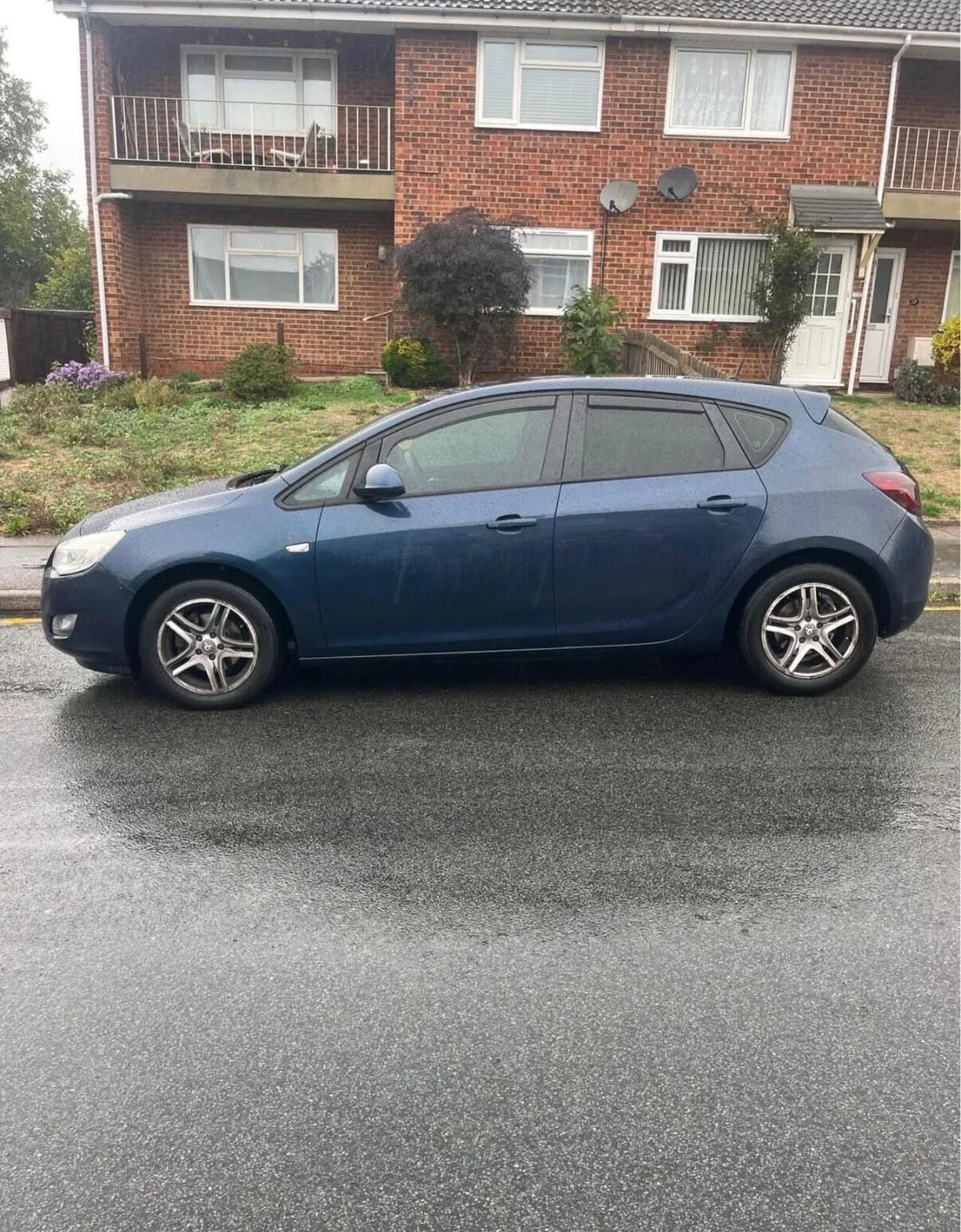 Vauxhall Astra 2010 photo 5
