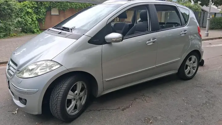 Mercedes-Benz A 200