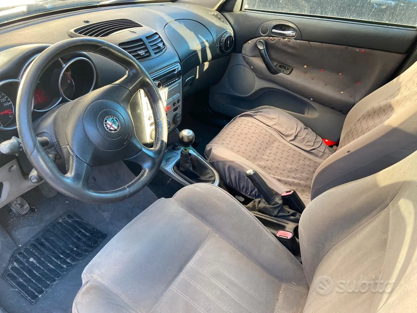 Alfa Romeo 147 2005 photo 4