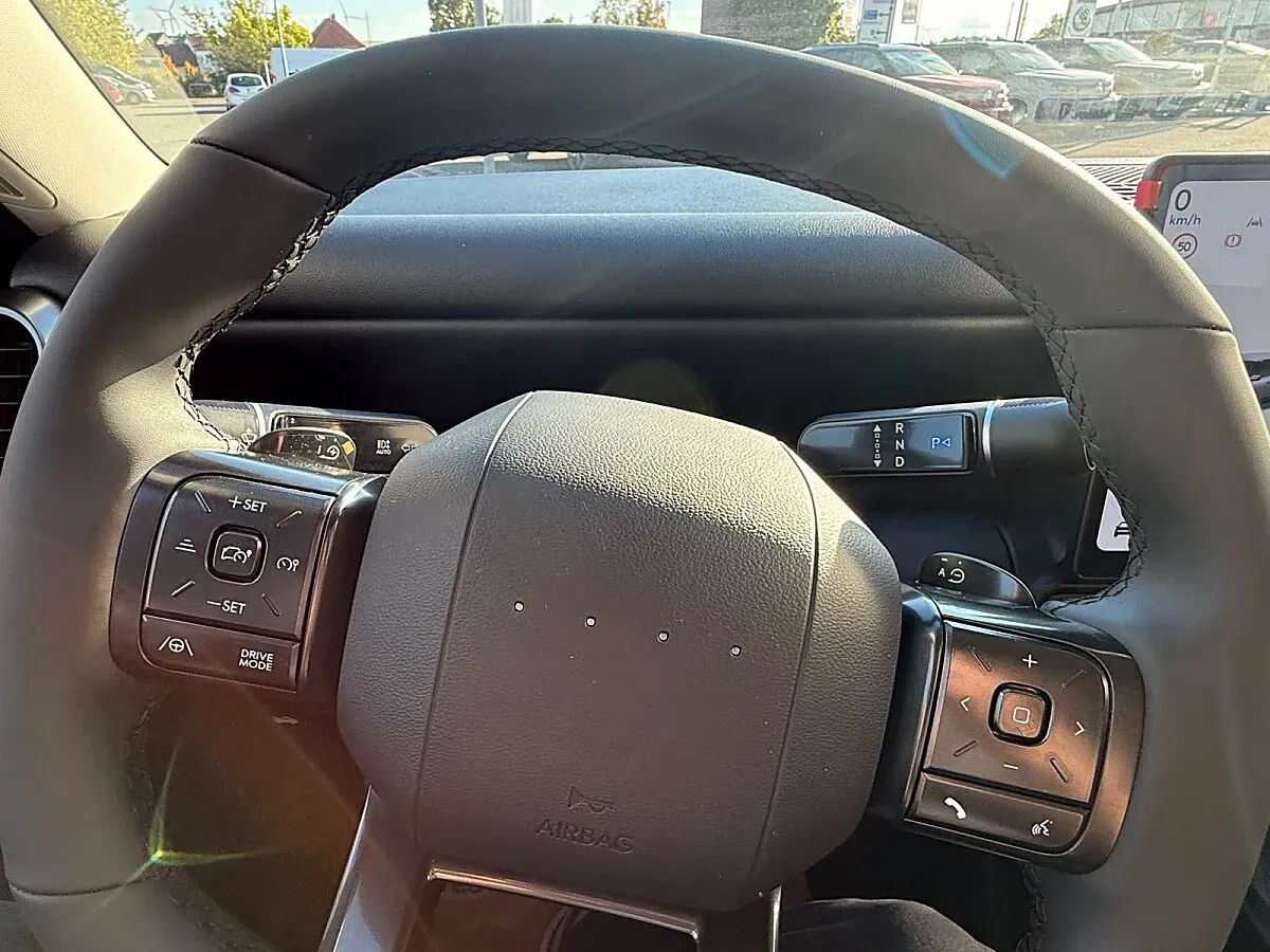 Hyundai Ioniq 3 photo 3