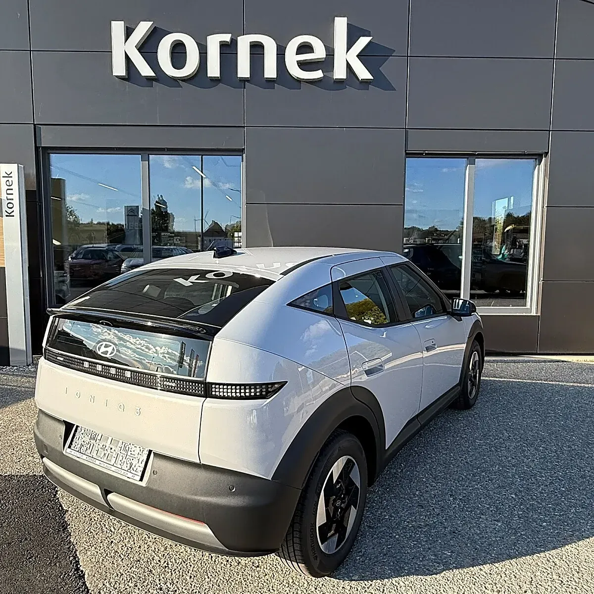Hyundai Ioniq 3 photo 2