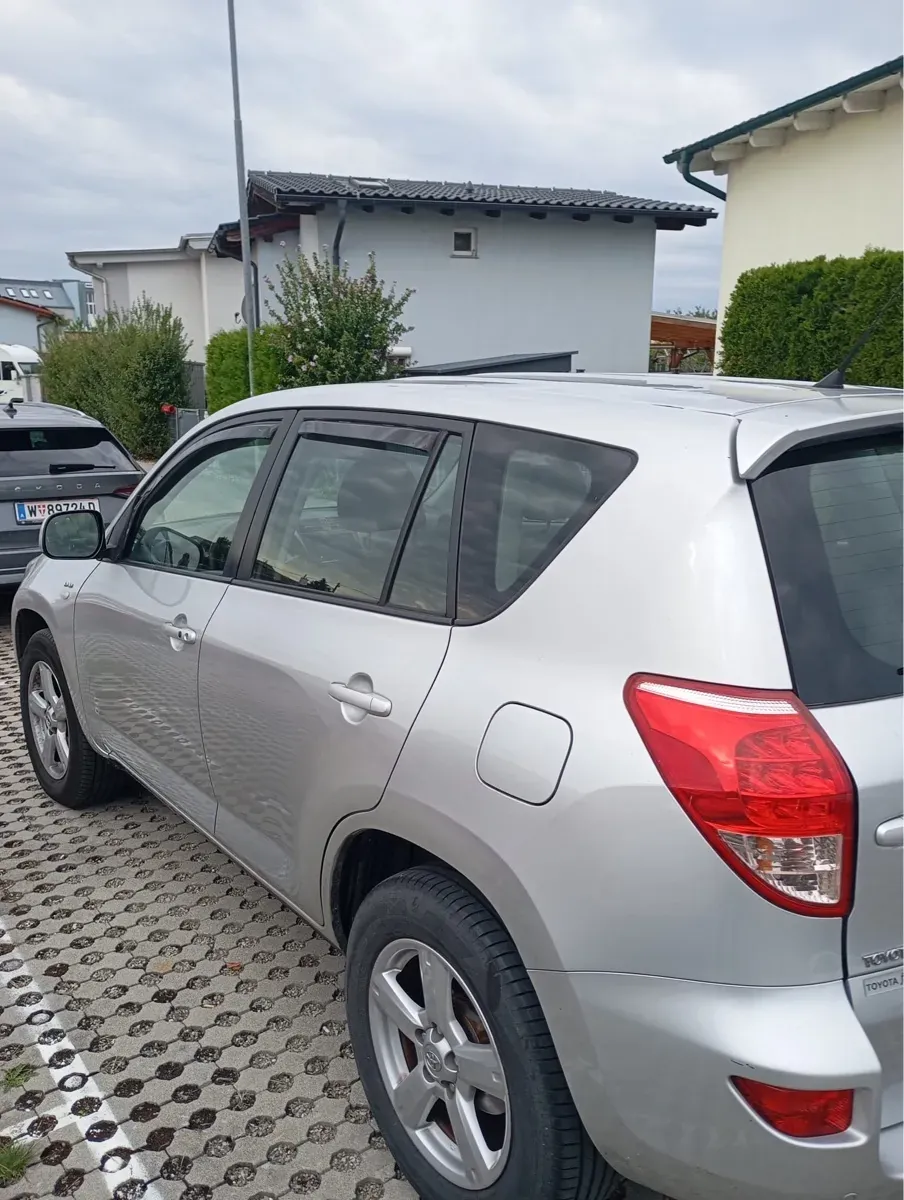 Toyota Rav4 2007 photo 3