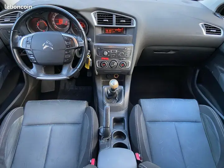Citroen C4 2012 photo 2