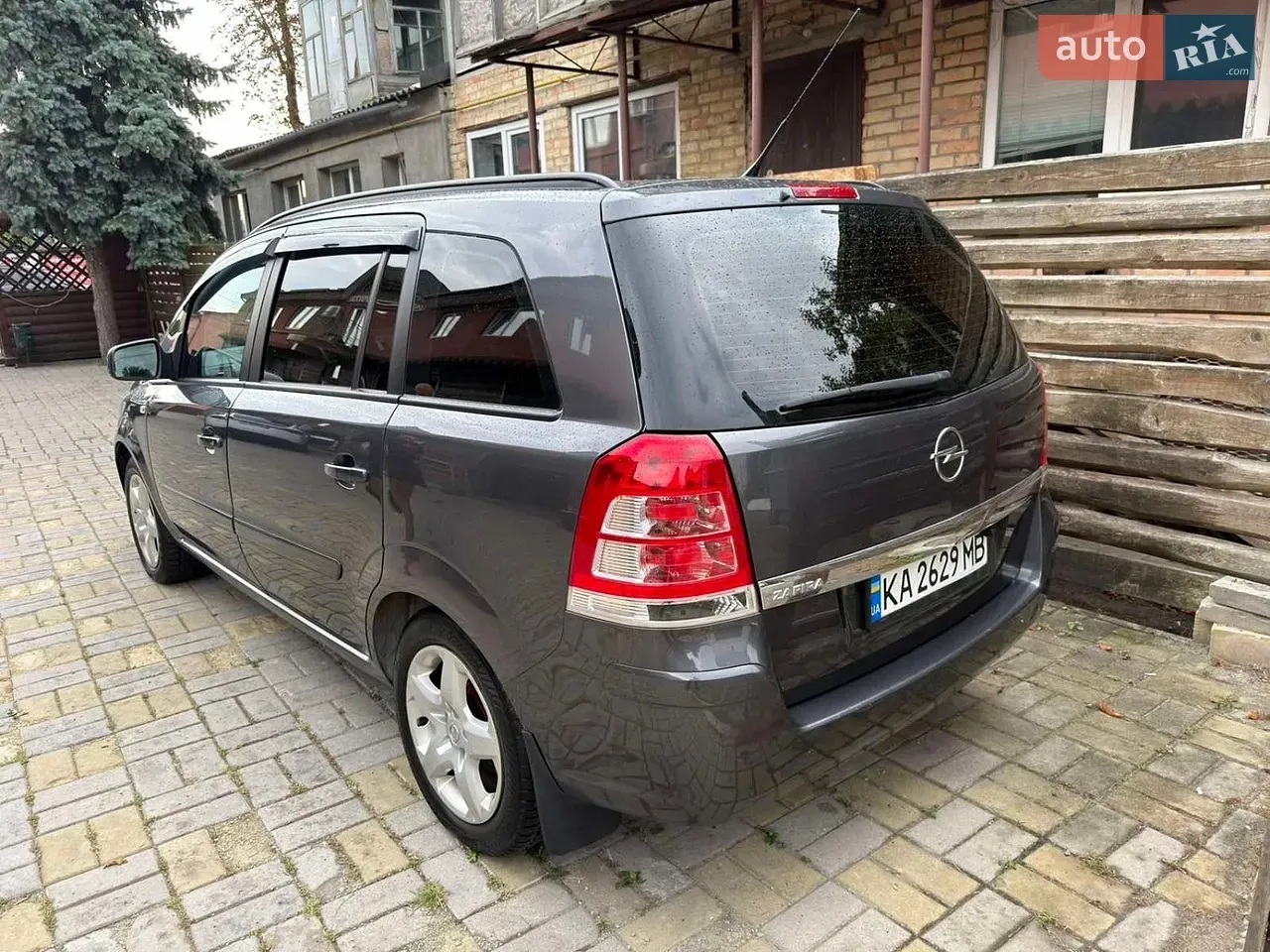 Opel Zafira 2012 photo 2