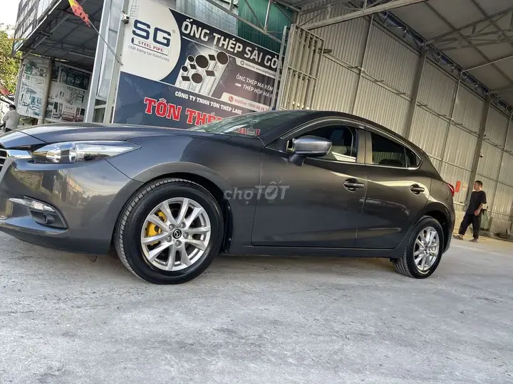 Mazda 3 2019 photo 2