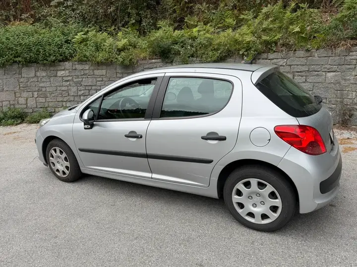 Peugeot 207 2008 photo 3