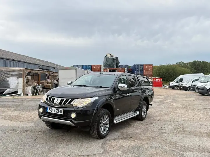 Mitsubishi L200 2017 photo 3