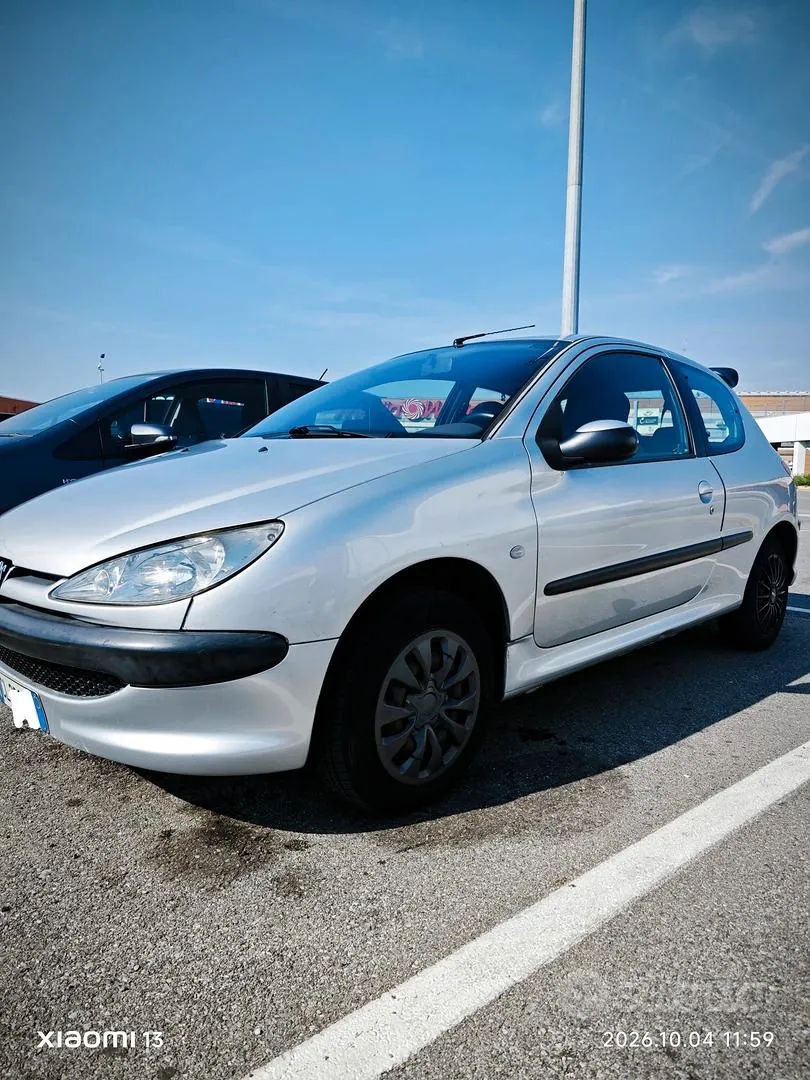 Peugeot 206 2004 photo 2