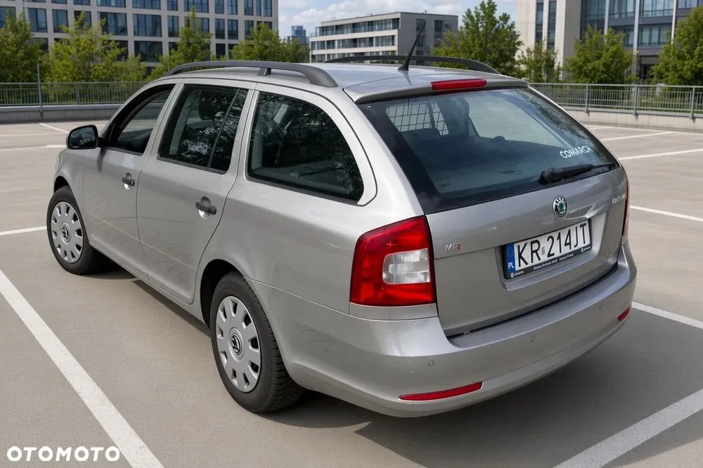Skoda Octavia 2009 photo 2