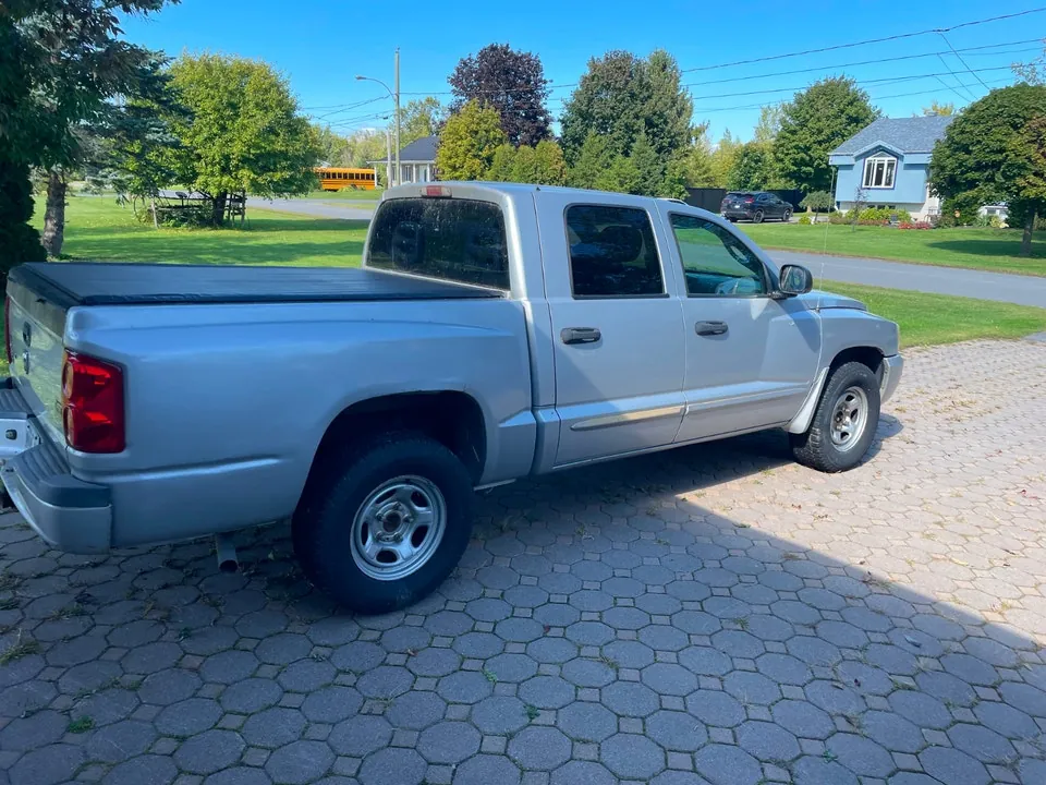 Dodge Dakota 2005 photo 2