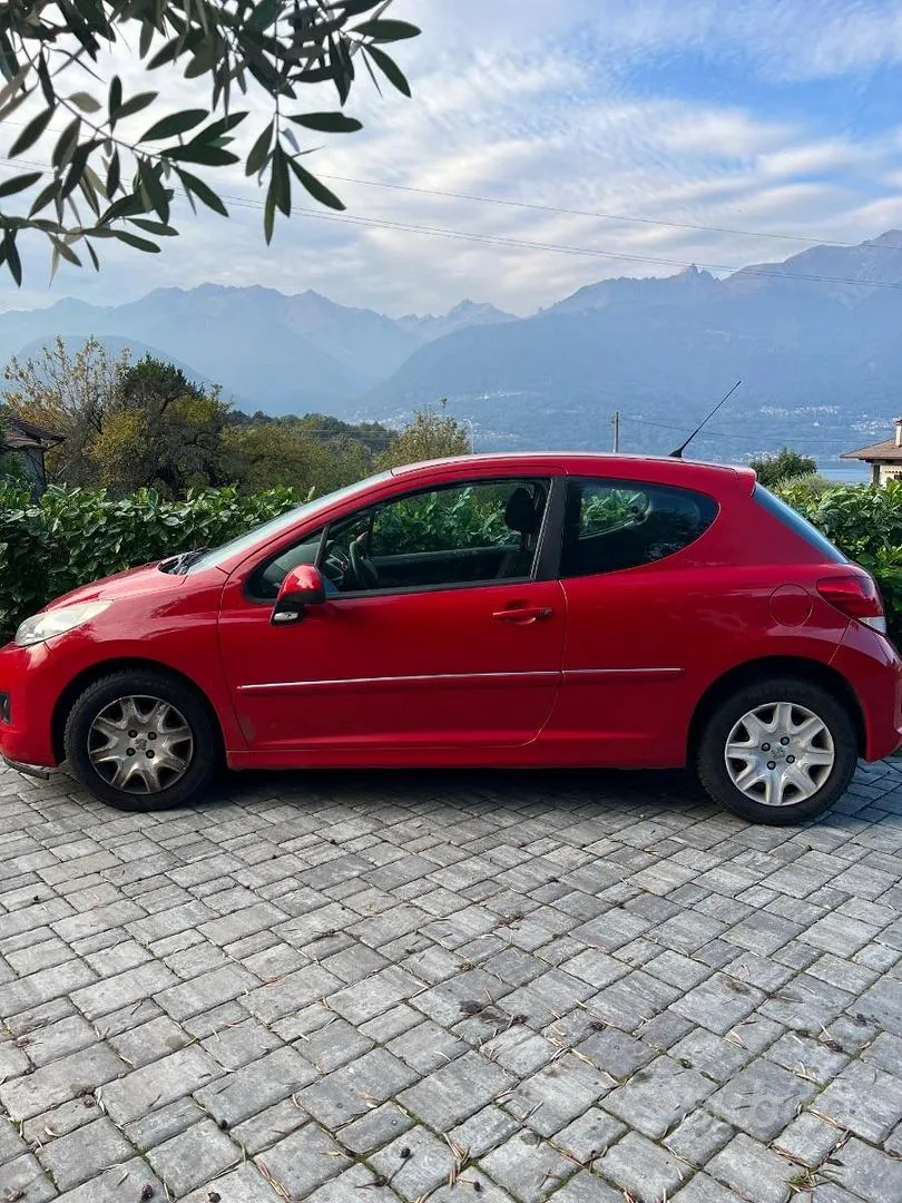 Peugeot 207 2011 photo 4