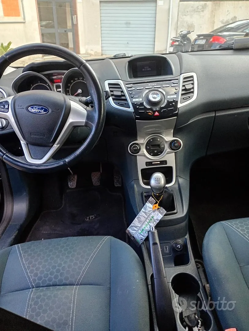 Ford Fiesta 2012 photo 4