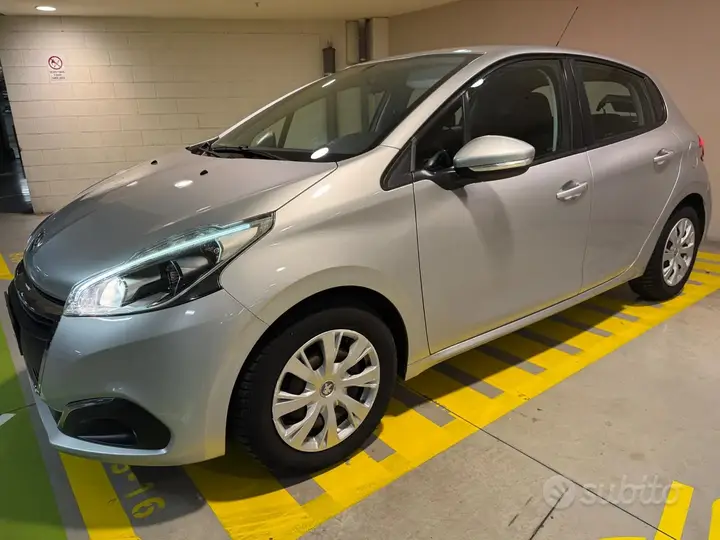 Peugeot 208 2016 photo 2