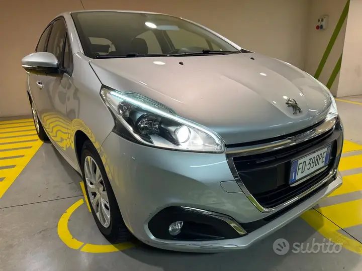 Peugeot 208 2016 photo 3