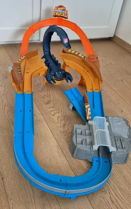 Hot Wheels Monster Trucks Skorpion Bahn