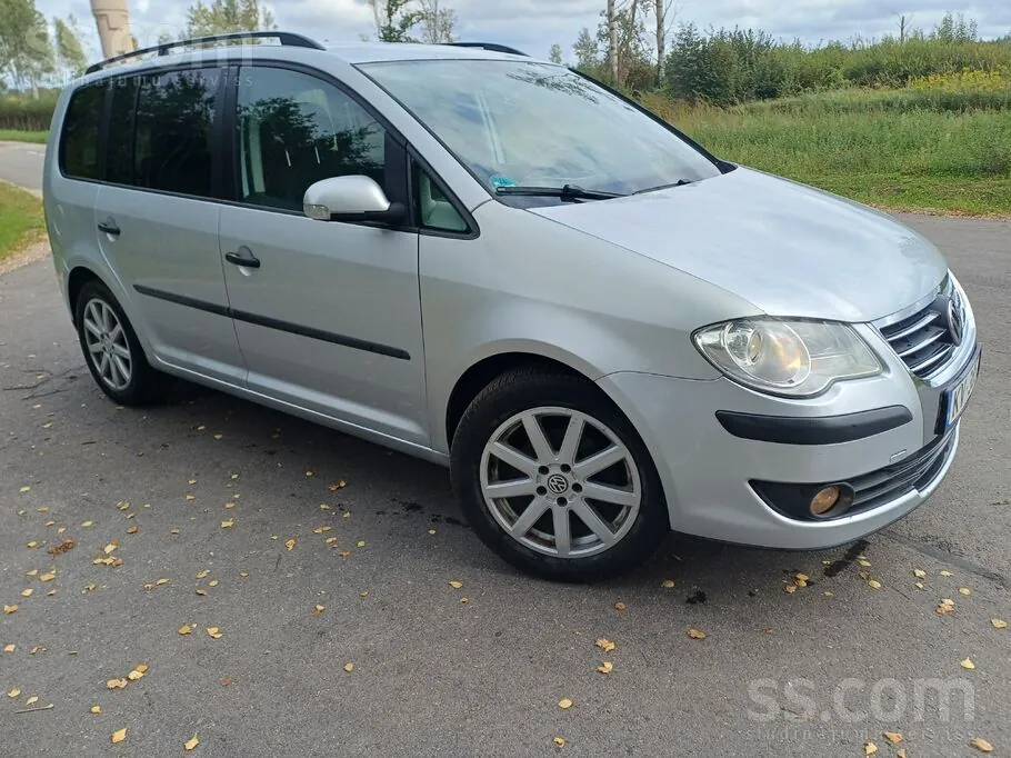 Volkswagen Touran 2008 photo 3
