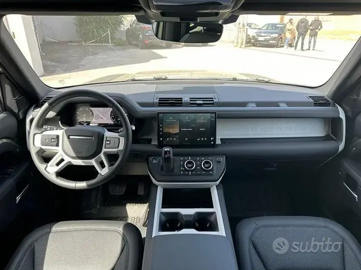 Land Rover Defender 2025 photo 4