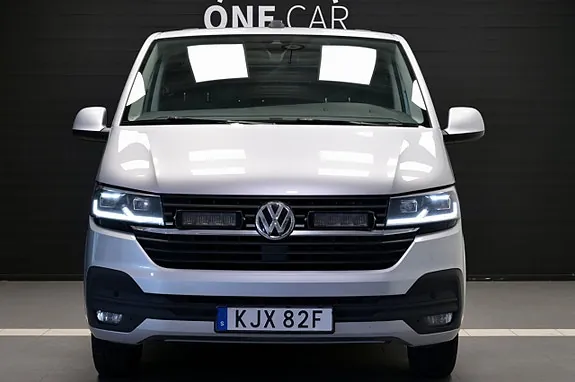 Volkswagen Transporter 2022 photo 2