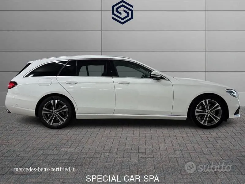 Mercedes-Benz E-Class 2022 photo 5