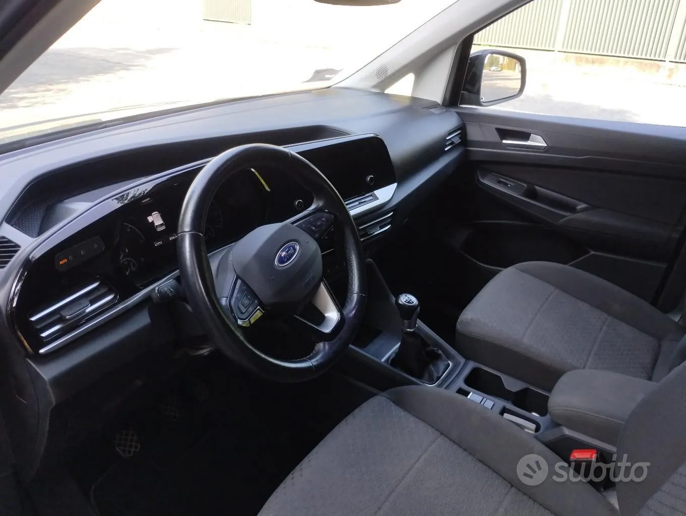 Ford Torneo Connect 2023 photo 3