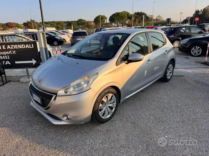 Peugeot 208 2012 photo 2