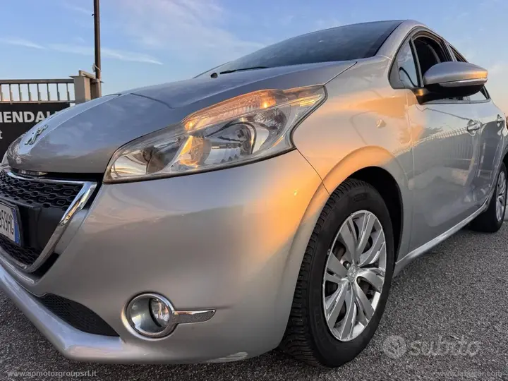 Peugeot 208 2012 photo 5