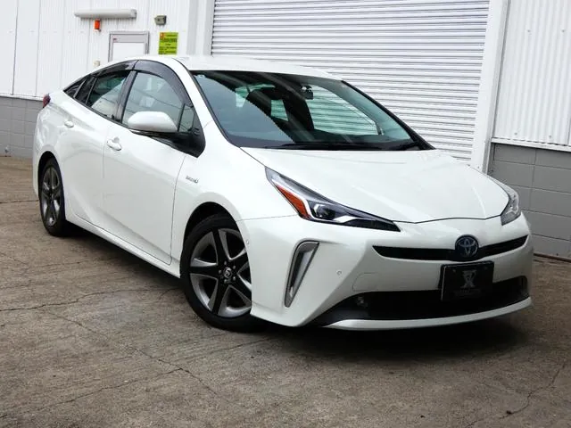Toyota Prius 2019 photo 2