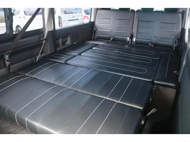 Toyota Hiace 2018 photo 2