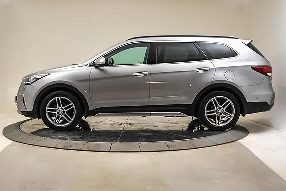 Hyundai Grand Santa Fe 2017 photo 2