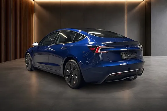 Tesla Model 3 2025 photo 3