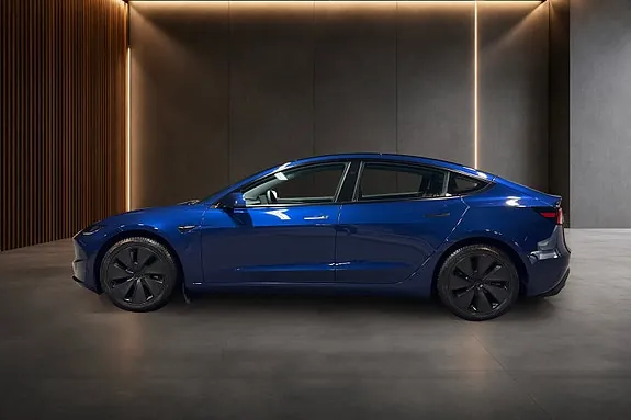 Tesla Model 3 2025 photo 2