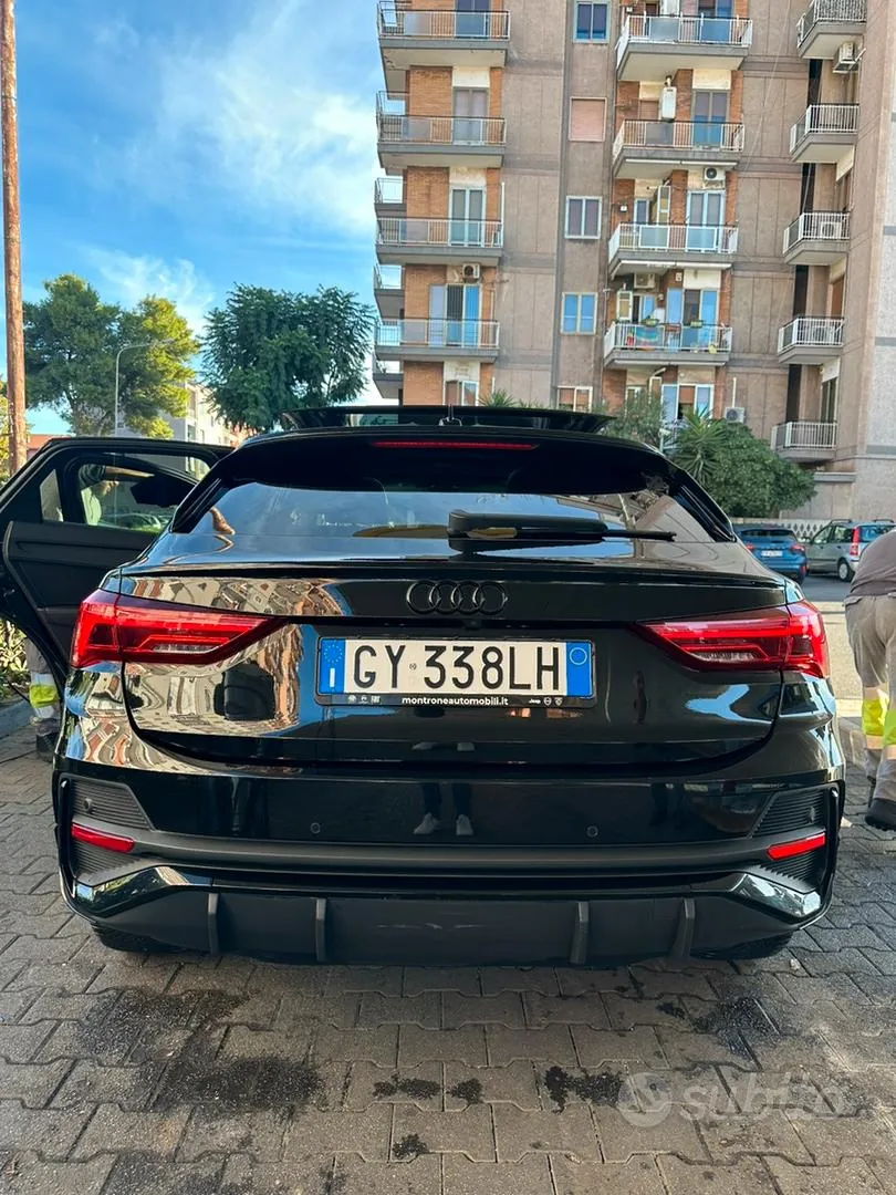 Audi Q3 2021 photo 2
