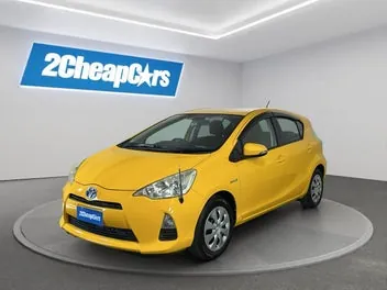 Toyota Aqua 2012 photo 2